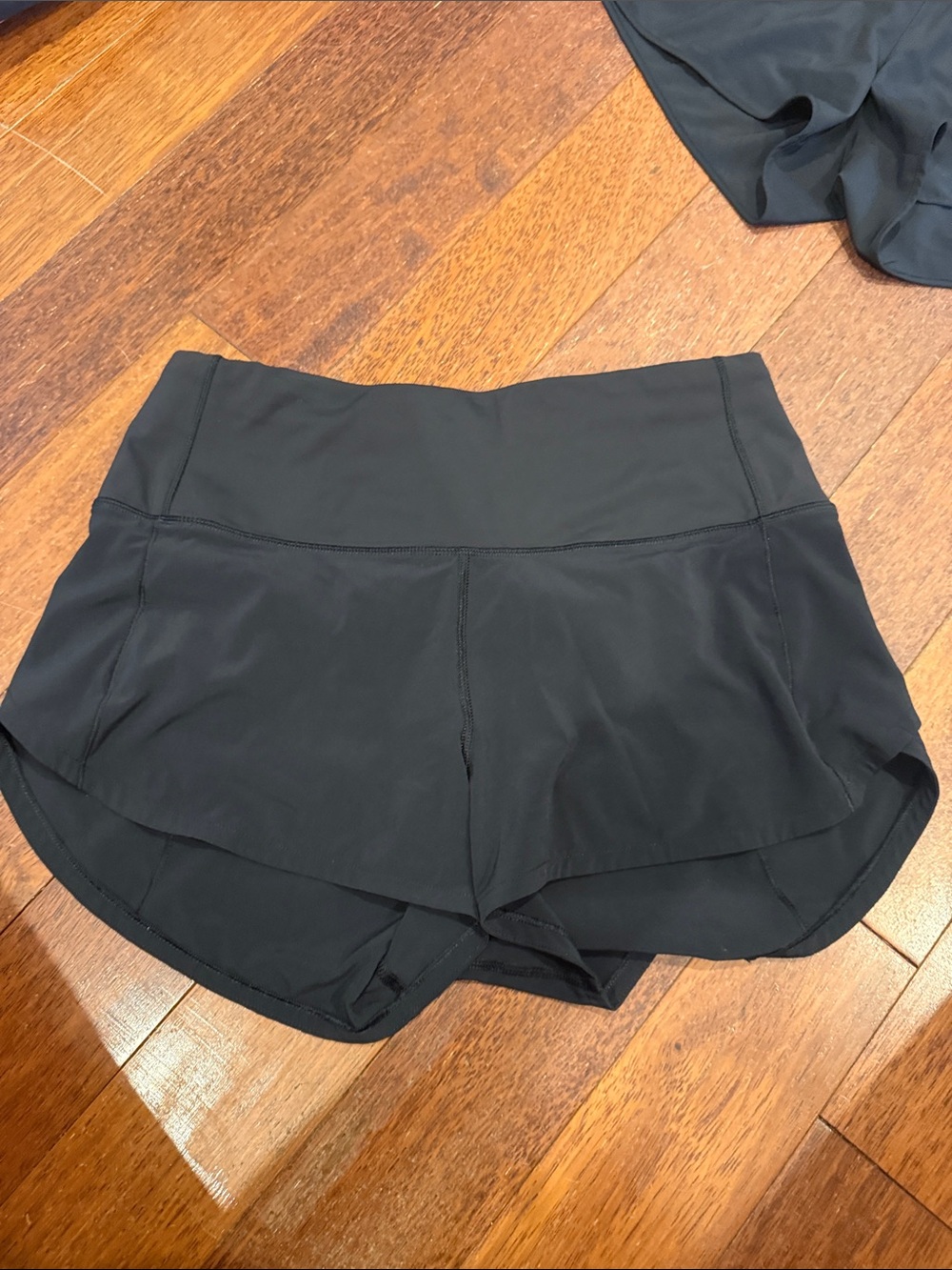 Lululemon speed up high rise shorts 2.5